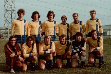 1. Mannschaft 1971 auf dem neuen Sportplatz